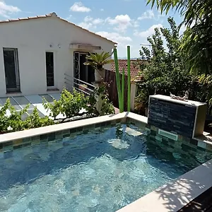 https://le-carnoules-var.fr-provencehotel.com